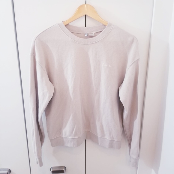 3/$45 | Divided H&M | Tan Cream Crew Sweatshirt Love Written Top Sweater - Picture 1 of 5